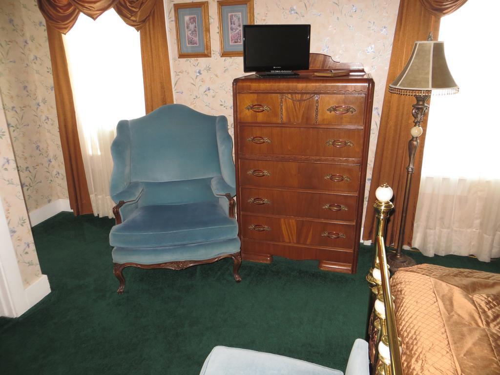 Edith Palmer'S Country Inn, Historical Bed & Breakfast Вирджиния-Сити Экстерьер фото